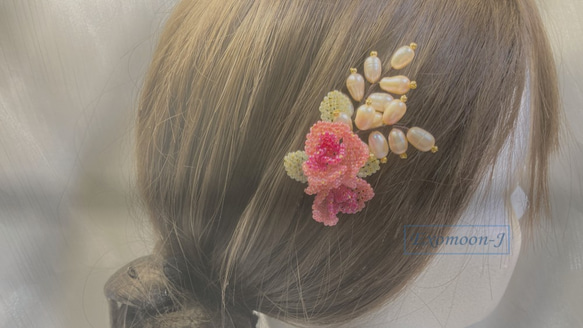 薔薇の櫛　ヘアコーム　飾り櫛 10本足　＊グラスビーズ＊簪＊着物＊和装＊＊かんざし＊薔薇＊バラ＊櫛 8枚目の画像