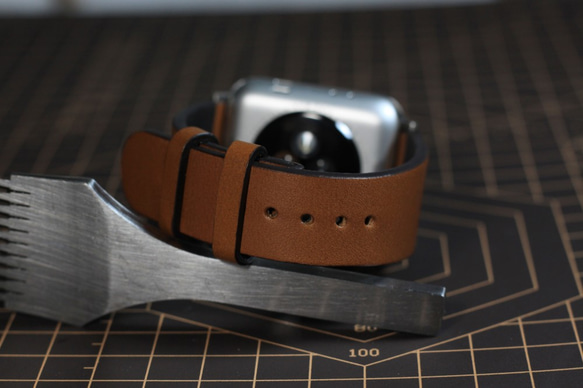 高級革使用Apple Watch　レザーベルト　腕時計ベルト　バンド　B16　総手縫い製作 2枚目の画像