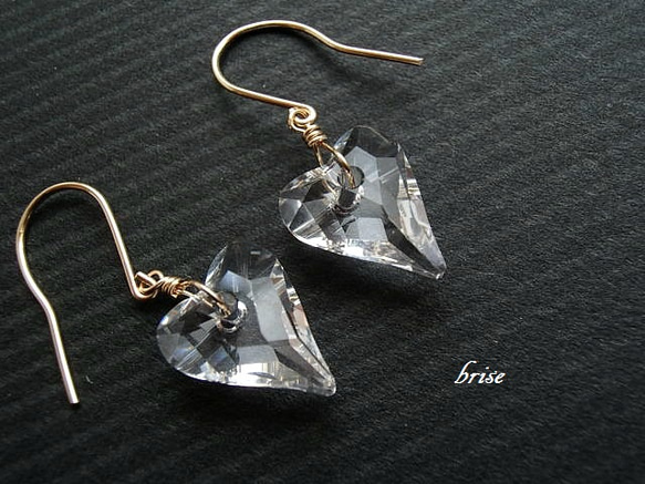 ハート型クリスタルピアス　スワロフスキー ピアス レディース アクセサリー ハートピアス Swarovski