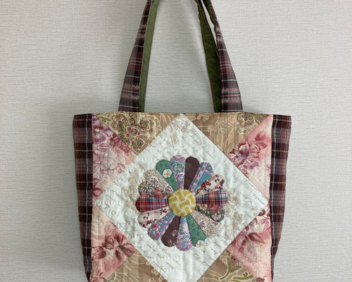 481 ハンドメイド パッチワーク ボストン型手さげバッグ 481 ハンドメイド パッチワーク ボストン型手さげバッグ 481