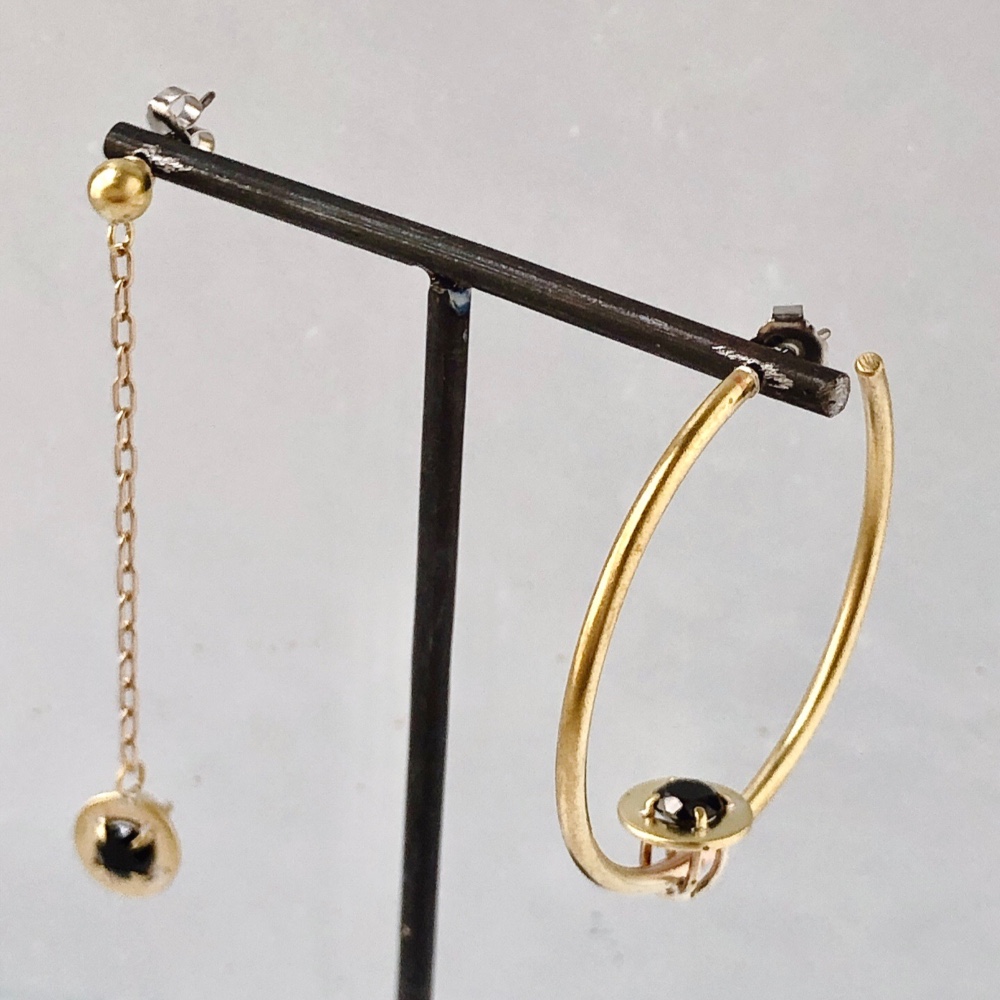 washer asymmetryピアス/ブラックスピネル