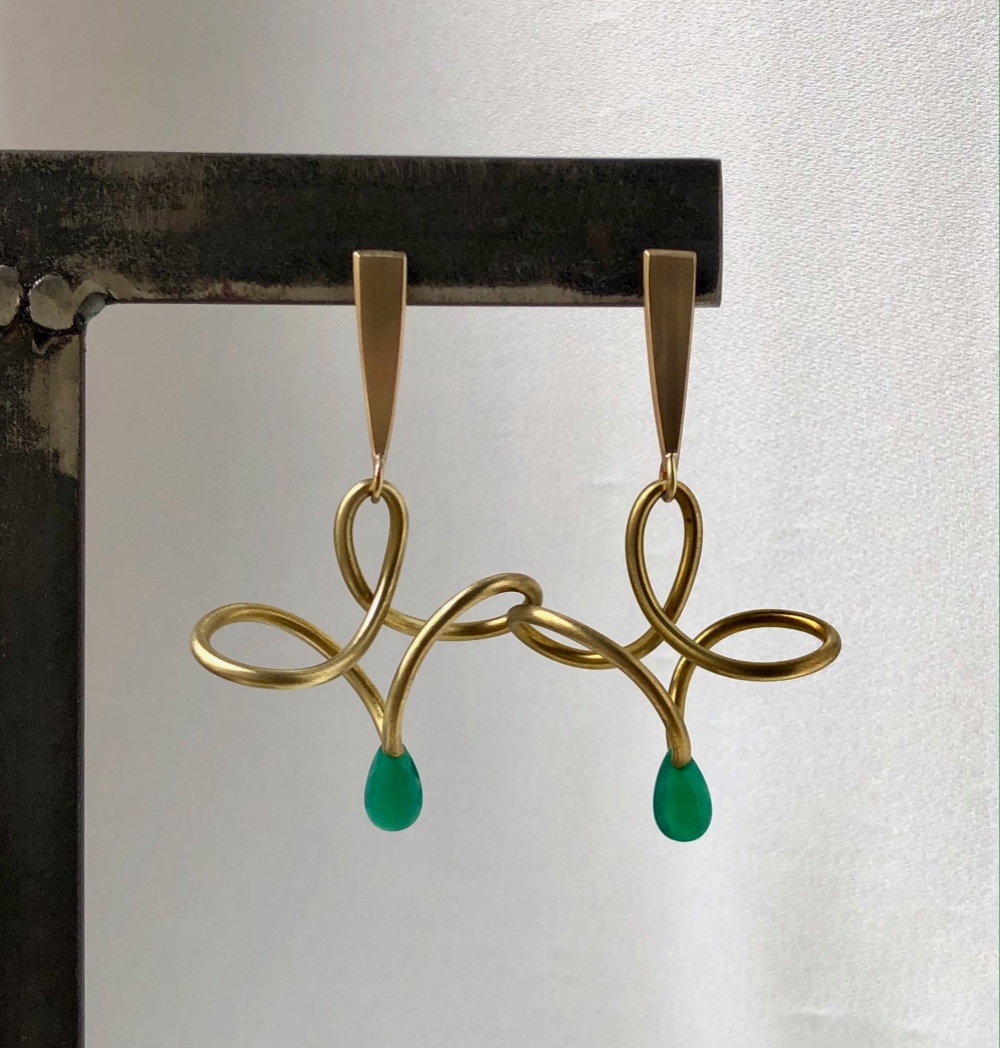 green agate ピアス