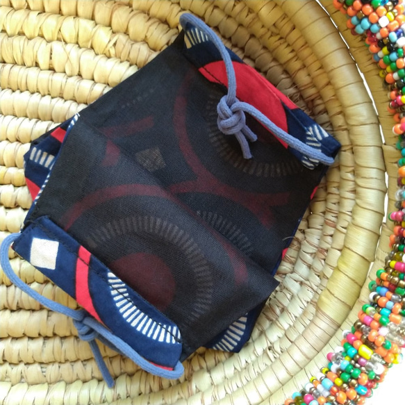 キテンゲ 布マスク⑯ アフリカ／タンザニアのテーラーさんの手作り 2枚目の画像