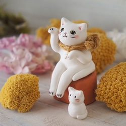 【陶器の招き猫】座る白猫d 6枚目の画像