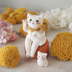 【陶器の招き猫】座る白猫a 7枚目の画像
