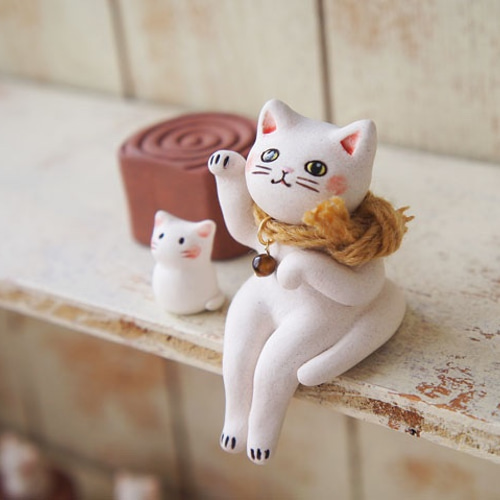 陶器の招き猫】座る白猫bb 招き猫 waka 通販 11351556｜Creema