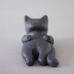 ◆腹筋黒猫c【置物＆お箸置き】 3枚目の画像