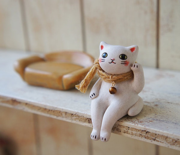 Creema限定【陶器の座る招き猫】白猫マフラー＆ソファーセット＊A 5枚目の画像