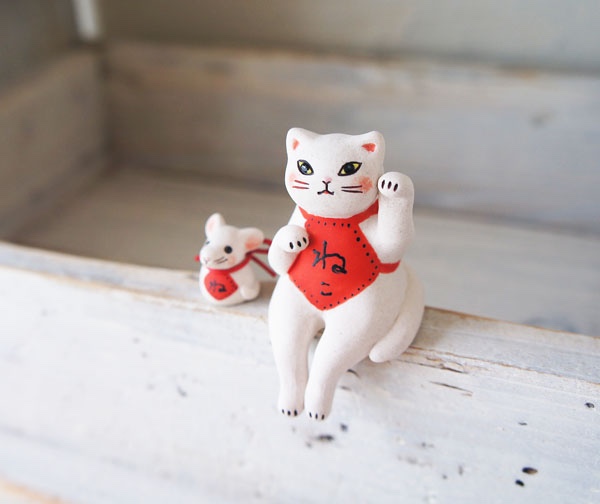 陶器製 招き猫 置物 約23cm11cm12cm Amazon.co.jp: 大型招き猫、11インチの陶器製招き猫、手を振る招き猫の