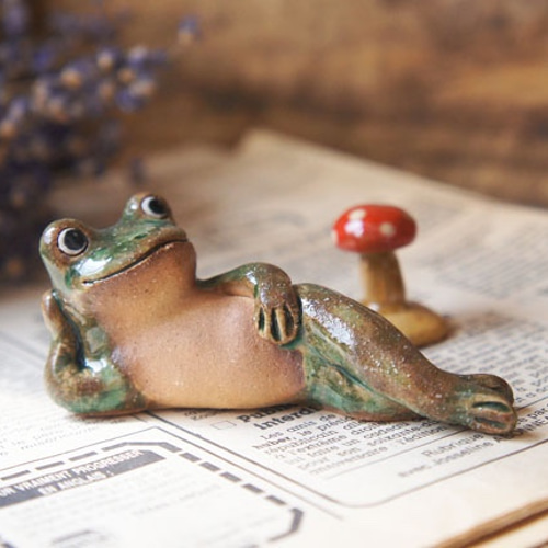 カエル 蛙 オブジェ 陶器 置物 オーストラリア 楽天市場】貯金箱 おしゃれ かわいい 陶器 カエル 蛙 オブジェ 置物