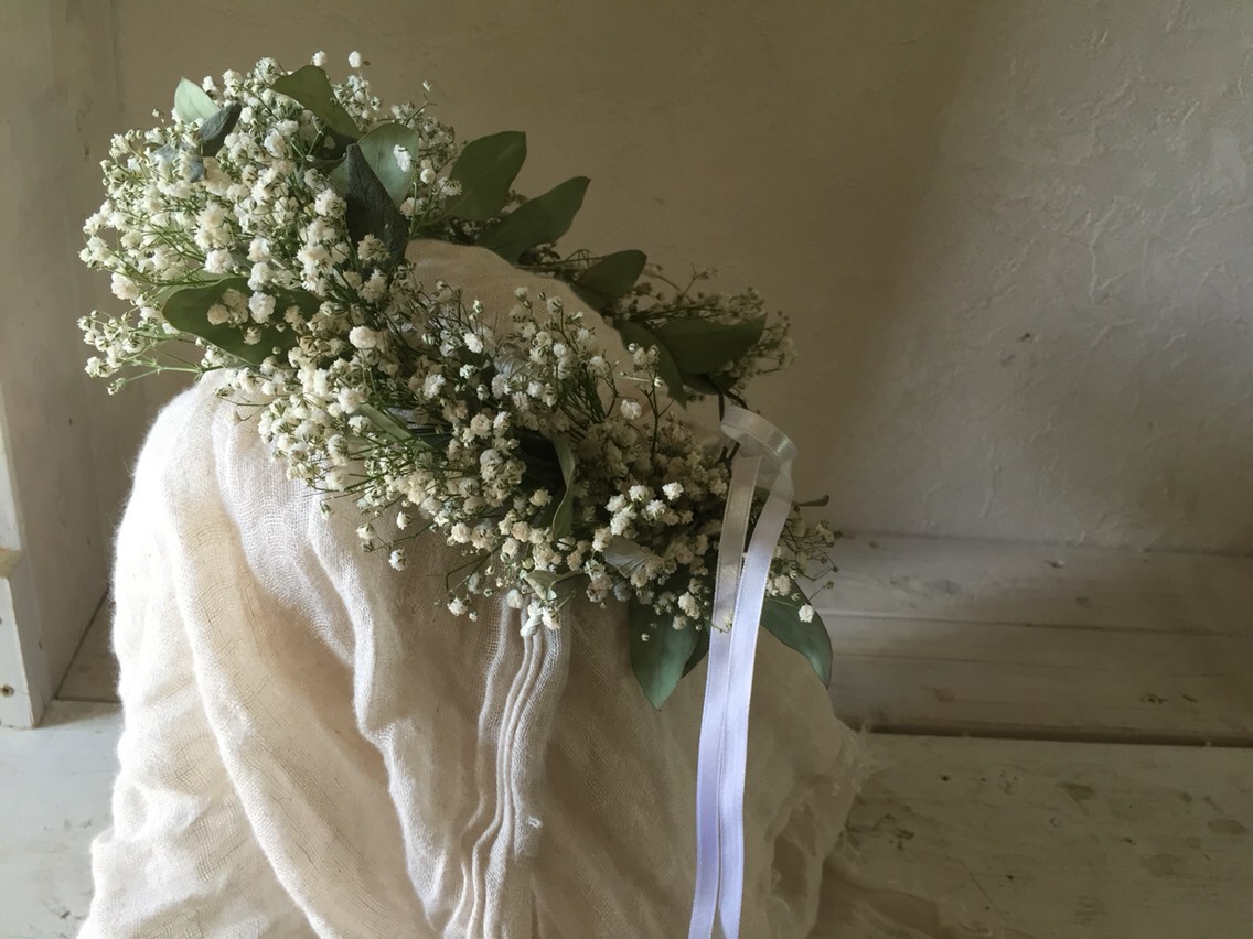 ウエディング＊ドライフラワーかすみ草の花冠(グリーン入り)