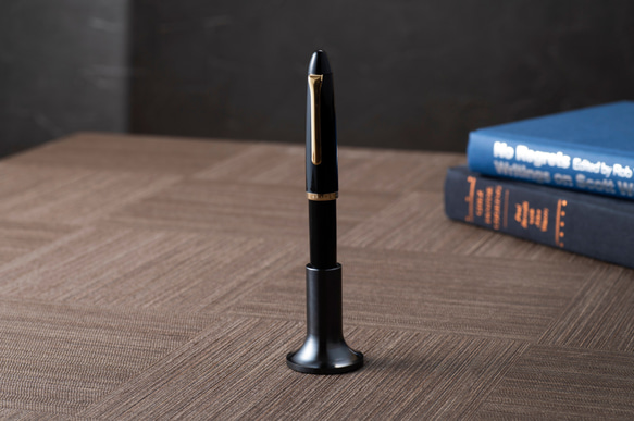 ギフト】tsukasu ペン立て・ペンスタンド(金属 鉄製黒染処理)/万年筆