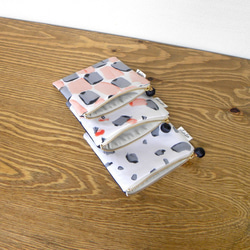 オリジナルデザイン　水の中の石　ミニポーチ　柄物　柄もの　オリジナルテキスタイル　オリジナル生地 4枚目の画像