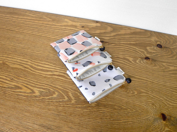 オリジナルデザイン　水の中の石　ミニポーチ　柄物　柄もの　オリジナルテキスタイル　オリジナル生地 4枚目の画像