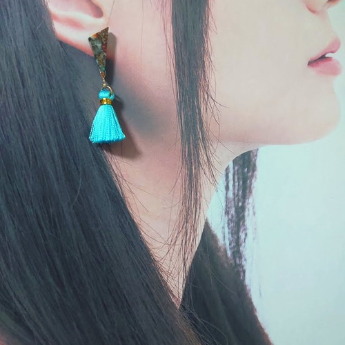 金春色のカケラ☆オイスターカッパーターコイズとタッセルのピアス☆12 