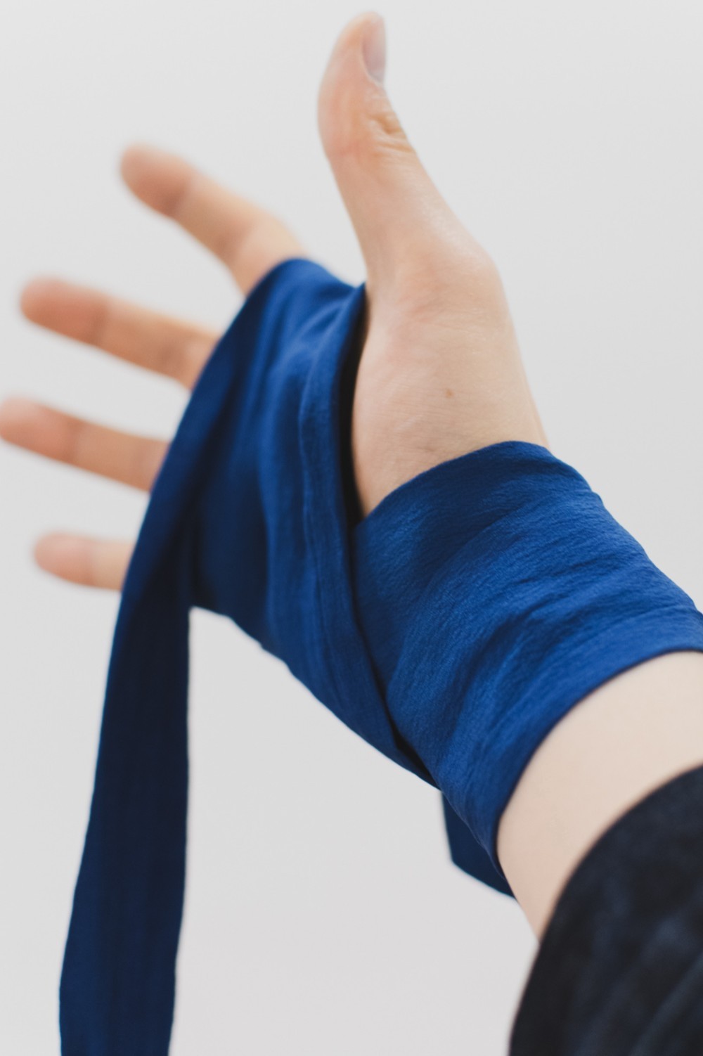 【染め】スカーフ純粋な手作りの植物ブルー染め本物のシルクスカーフダブルレイヤータイ染色ベルトヘアバンド女子ギフト小さな 4,335円