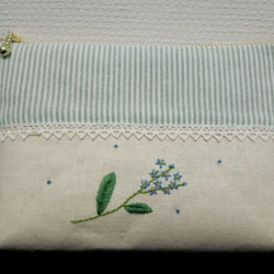 忘れな草の刺繍ポーチ✿ 1枚目の画像