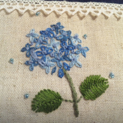 ❤SALE❤　紫陽花の刺繍ポーチ（青）☆彡 2枚目の画像