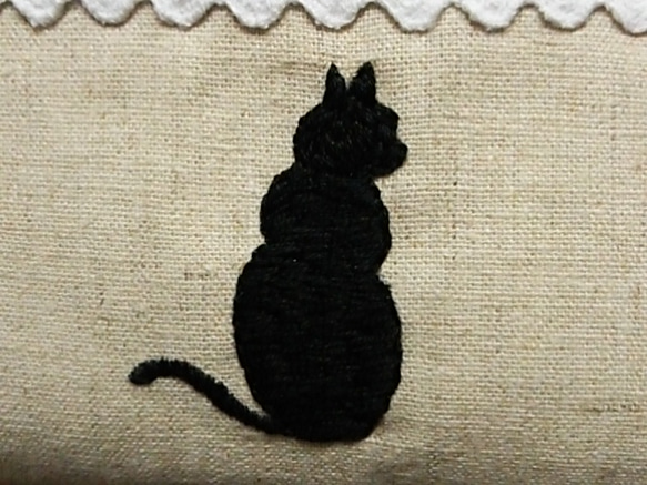 黒猫の刺繍ポーチ☆彡 2枚目の画像