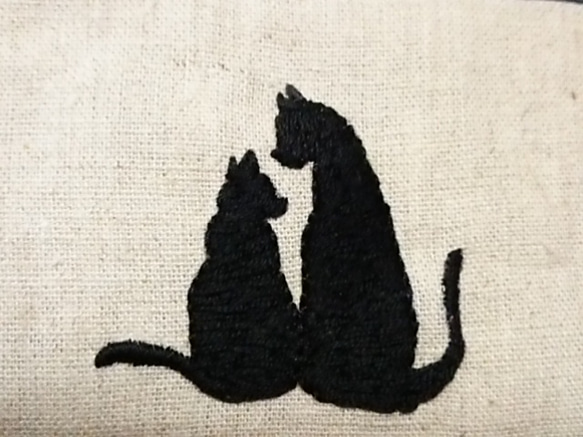 三日月と黒猫の刺繍ポーチ☆彡 2枚目の画像