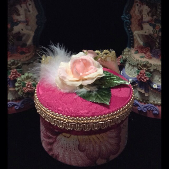 カルトナージュ×デコパージュ バラの布箱 カルトナージュ×デコパージュ