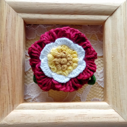 可愛いお花の刺繍　ヘアゴム　ブローチ（エンジカラー） 1枚目の画像