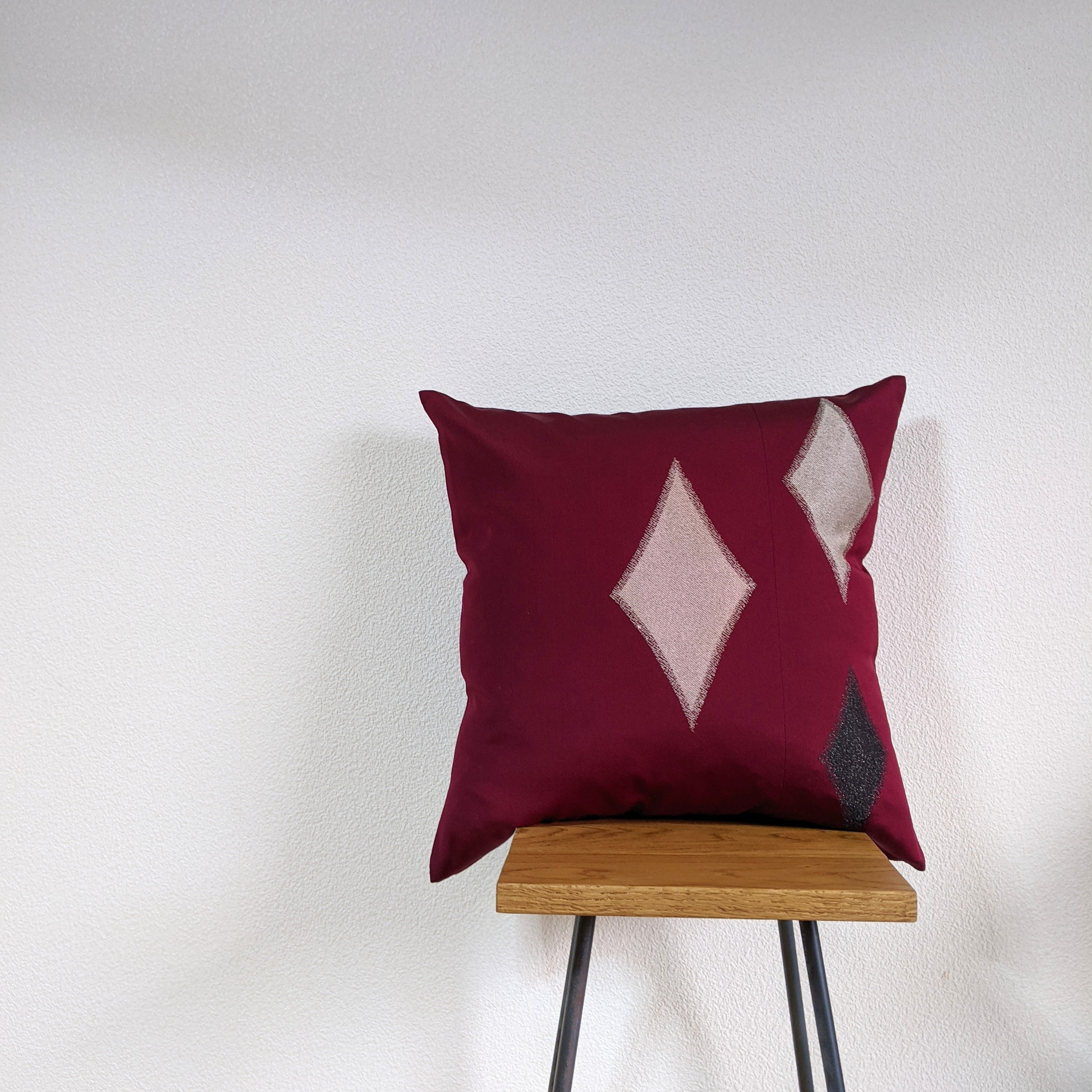 大正ロマンに想いをはせる　お召のクッションカバー