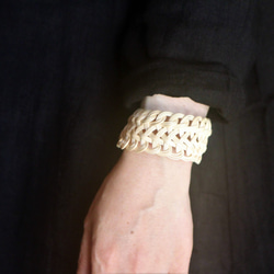 ブレスレット＿marble cream / rattan bracelet / 籐の繊細なブレスレット シェルボタン 10枚目の画像