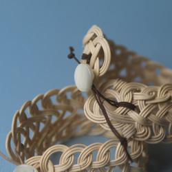 ブレスレット＿marble cream / rattan bracelet / 籐の繊細なブレスレット シェルボタン 4枚目の画像