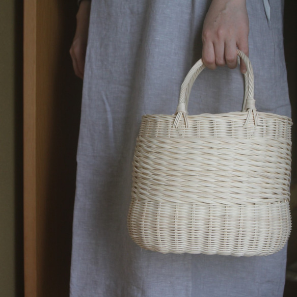 かごバッグ＿はらまきバスケットsquare / rattan basket bag / 籐のころんとまるみかごバッグ 6枚目の画像