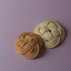 ラタンブローチ＿花_BR / rattan brooch /ナチュラル ダイヤ型 お花ブローチ ストールやショールの留め 3枚目の画像