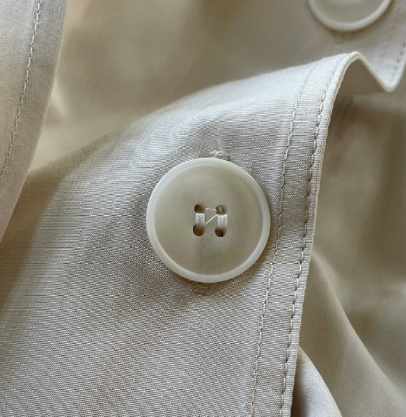 初秋の新しいフランス文学の気質デザインセンス幾何学的な前立てスタンドアップカラーシャツルーズで薄い長袖シャツ 10枚目の画像