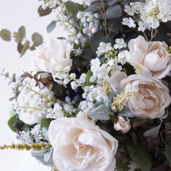 【受注製作】オールドローズと小花のナチュラルウェディングブーケ・ブートニアセット　造花ブーケ　ホワイトグリーン 3枚目の画像