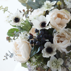 【送料無料】ホワイトローズとアネモネのナチュラルウェディングブーケ・ブートニアセット　造花ブーケ　白くすみグリーン 9枚目の画像