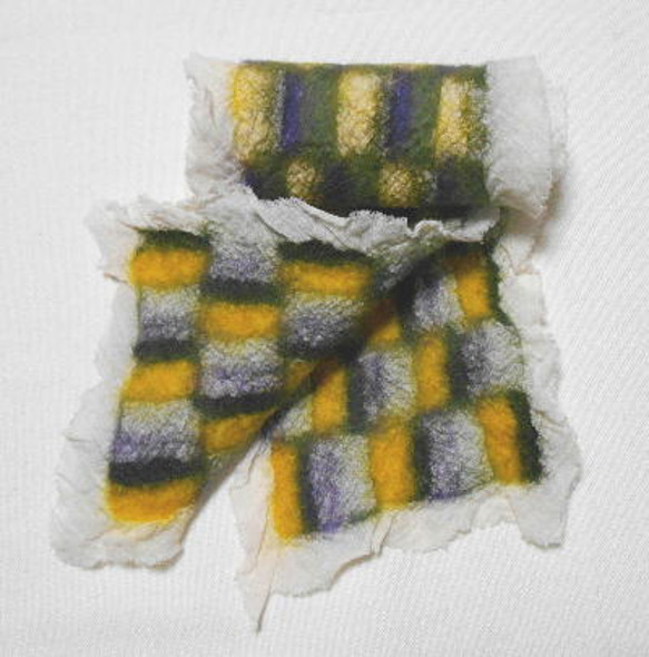 フリルマフラー（紫、黄色系） 1枚目の画像