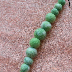 フエルトボール・薄緑（大中小) 2枚目の画像