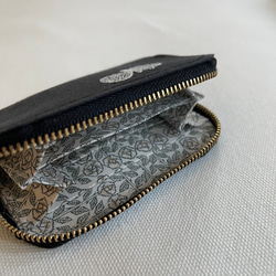 ミナペルホネン　ラウンドファスナー　財布　choucho　ブラック 7枚目の画像