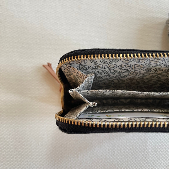 ミナペルホネン　ラウンドファスナー　財布　choucho　ブラック 8枚目の画像
