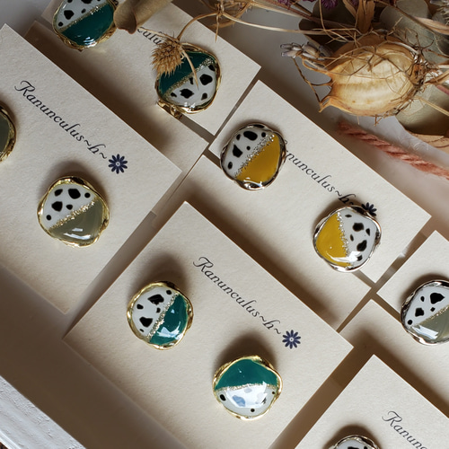 ダルメシアン柄ピアス ピアス（スタッド・一粒） Ranunculus~h~❀ 通販 