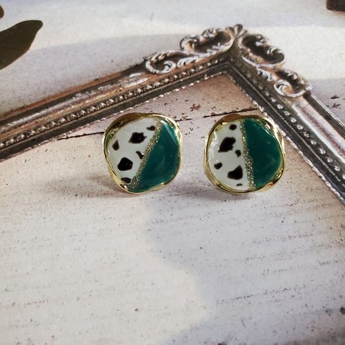 ダルメシアン柄ピアス ピアス（スタッド・一粒） Ranunculus~h~❀ 通販 