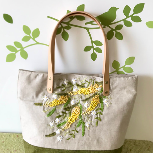 ハンドメイド トートバッグ 華やかミモザ刺繍 グリーン ito&】 柔らかい色彩の刺繍が美しいミニトートバッグ レディース