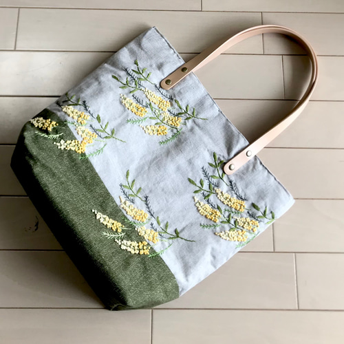 受注製作＞ミモザ＊＊ 手刺繍 トートバッグ トートバッグ