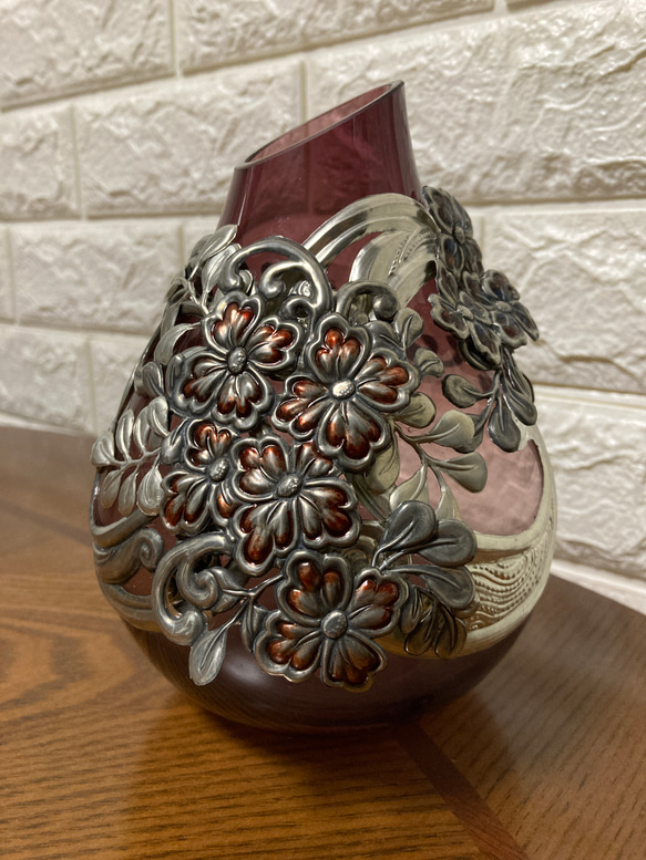 花瓶　メタル　お花　立体　モダン 1枚目の画像