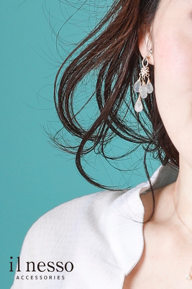 ピアス&イヤリング succo［レインボームーンストーン］