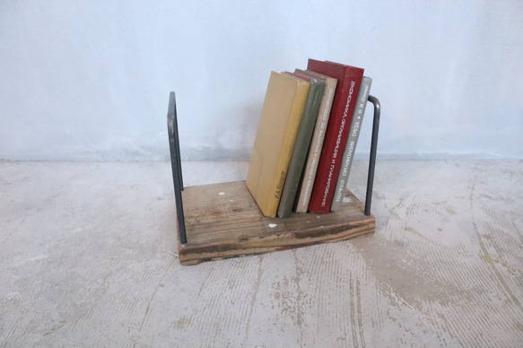 44 [Book Stand] 送料無料 ブックスタンド 本棚 本立て ブックエンド アイアン 3枚目の画像