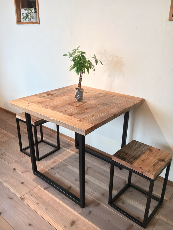 店頭展示処分品につき大特価&ポイント30%還元　 Vintage Square Table&Chair×2 2枚目の画像