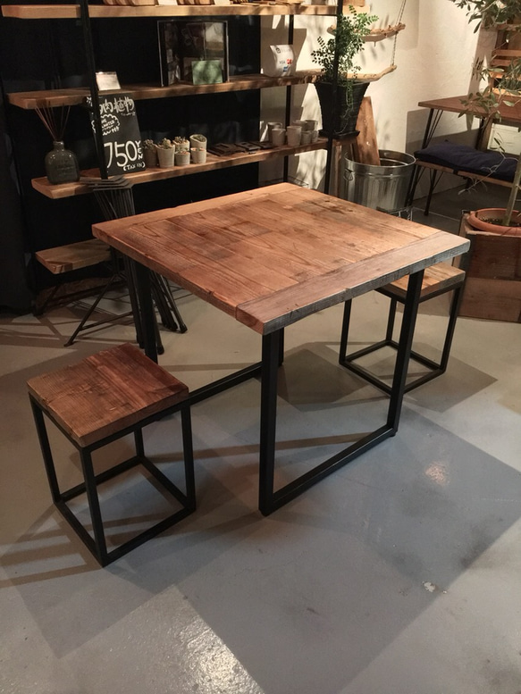 店頭展示処分品につき大特価&ポイント30%還元　 Vintage Square Table&Chair×2 4枚目の画像