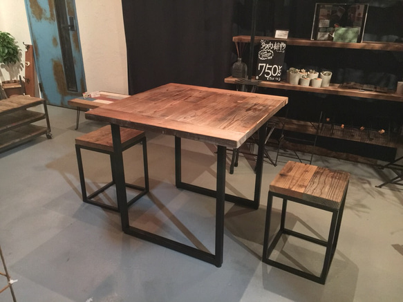 店頭展示処分品につき大特価&ポイント30%還元　 Vintage Square Table&Chair×2 5枚目の画像