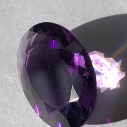 【レア最終価格】スイートピー アメジスト～オーロラ配色系色石24石1.5㎝フープ アメジスト 美しい紫色のアメジスト ルース 1.43 カラット