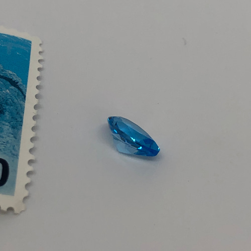 しずく型ダイヤカットSBT-2 スイスブルートパーズ 天然石 水晶ストア